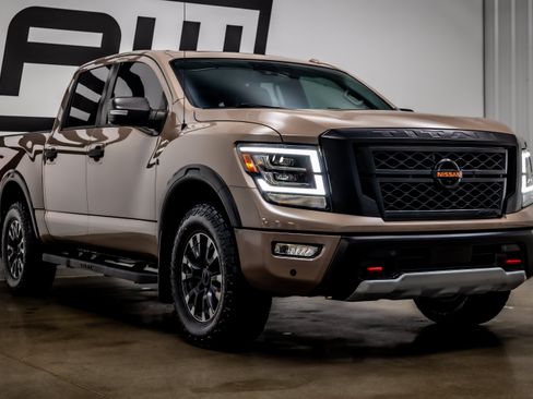 Used 2020 Nissan Titan PRO-4X w/ Pro-4x Convenience Package AWD/4WD image 27