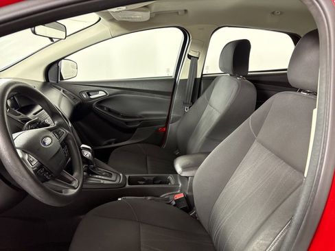 Used 2016 Ford Focus SE w/ Reverse Sensing Package image 22