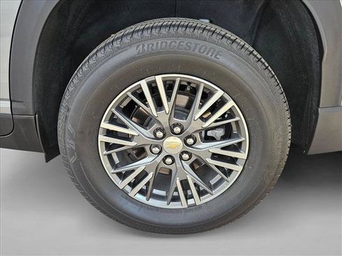 Used 2024 Chevrolet Traverse LT FWD image 20