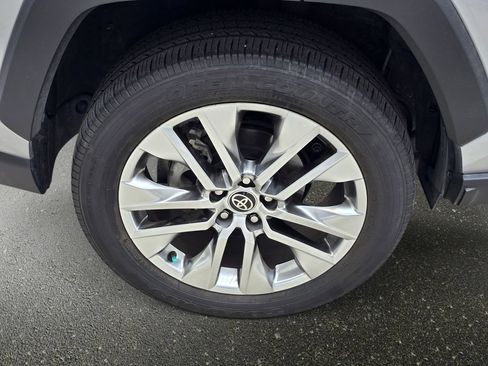 Used 2021 Toyota RAV4 Limited AWD/4WD image 38