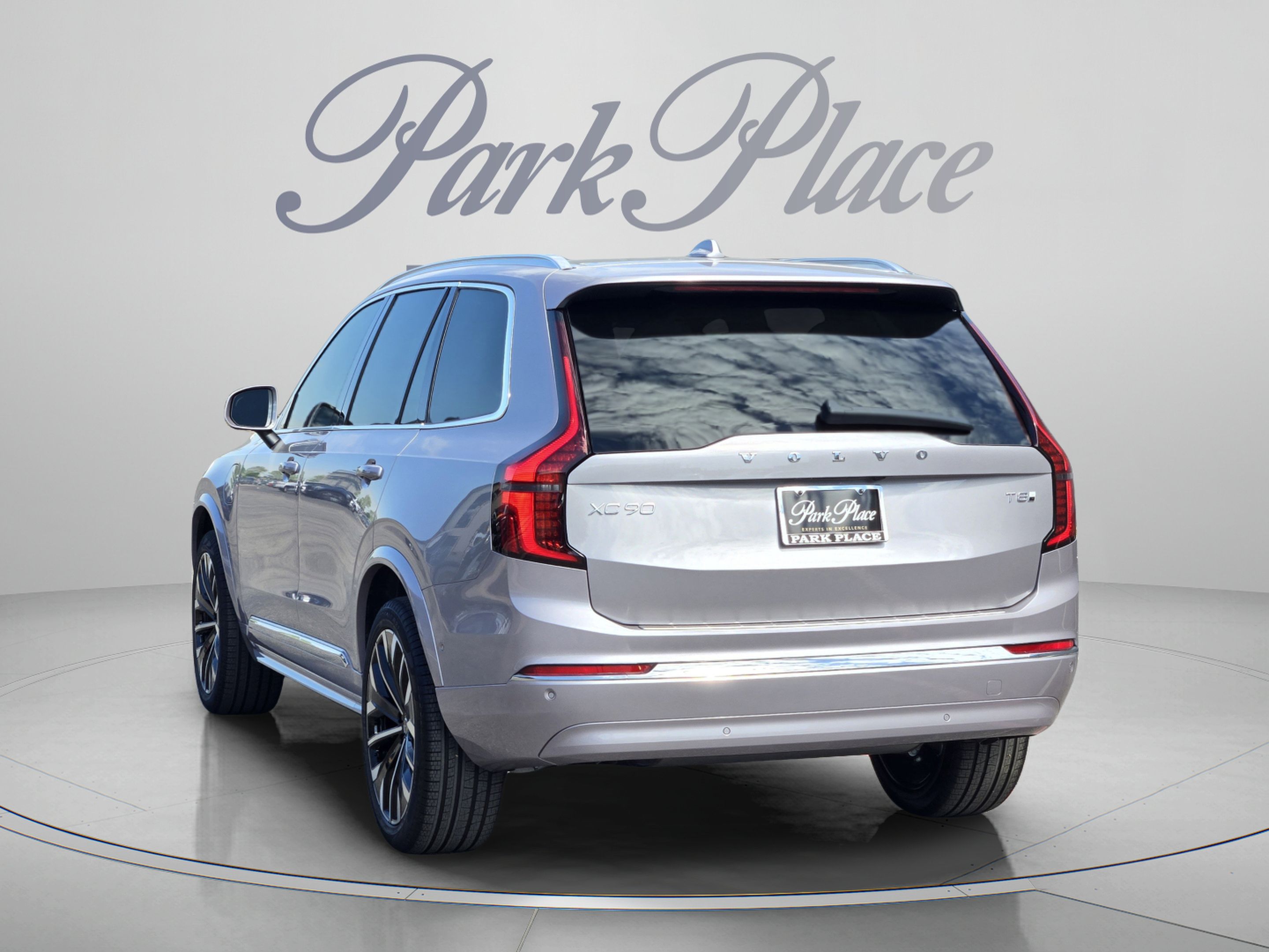 New 2026 Volvo XC90 T8 Plus w/ Protection Package Premier AWD/4WD image 3