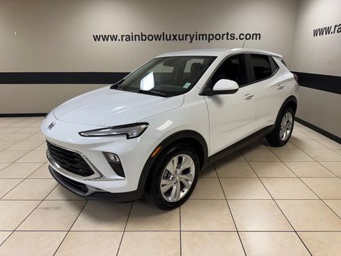 Used 2025 Buick Encore GX Preferred FWD image 3