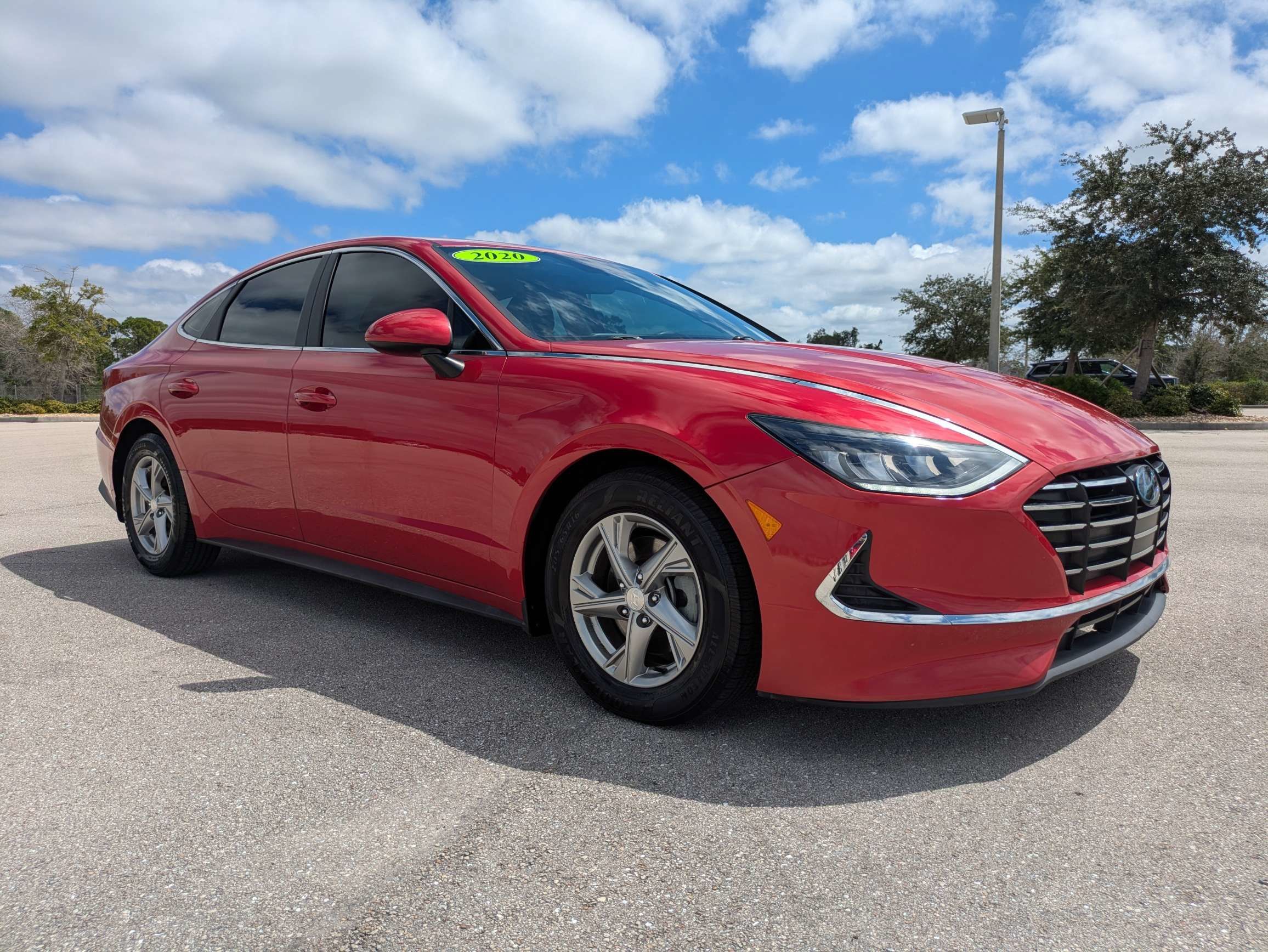 Used 2020 Hyundai Sonata SE FWD image 2