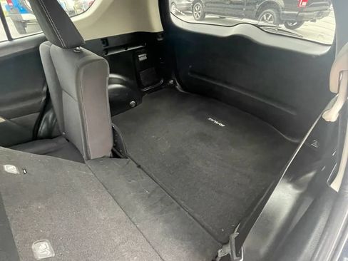 Used 2013 Toyota RAV4 XLE AWD/4WD image 37
