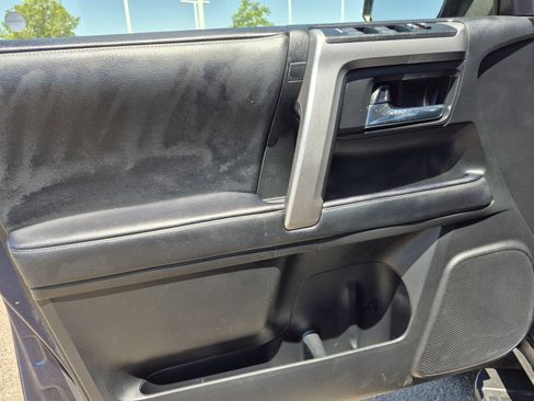 Used 2020 Toyota 4Runner SR5 AWD/4WD image 15
