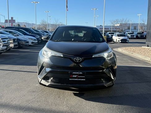 Used 2018 Toyota C-HR XLE image 2