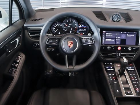 New 2026 Porsche Macan image 13