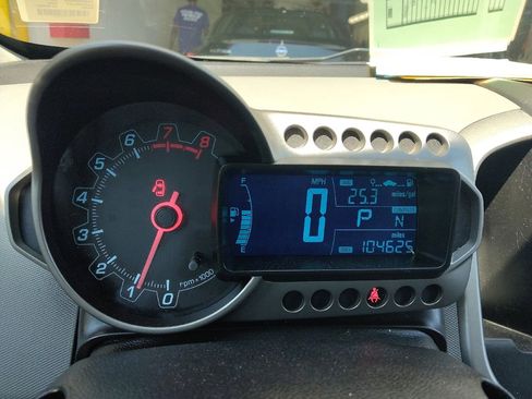 Used 2014 Chevrolet Sonic LT image 23