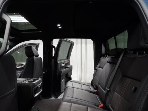 Used 2024 Chevrolet Silverado 2500 High Country image 14