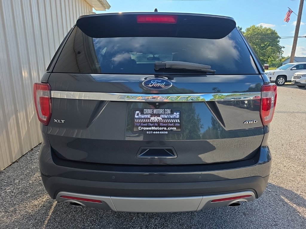 Used 2017 Ford Explorer XLT w/ Equipment Group 202A AWD/4WD image 6