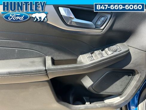 Used 2022 Ford Escape SEL w/ Class II Trailer Tow Package image 19