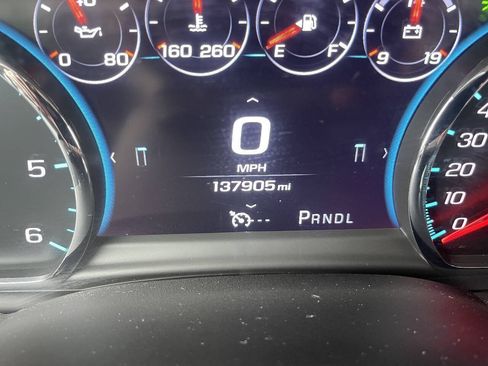 Used 2017 Chevrolet Suburban LT AWD/4WD image 16