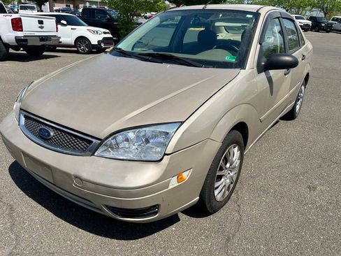 Used 2007 Ford Focus SE FWD image 3