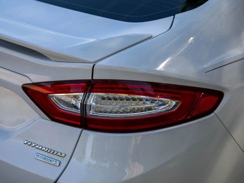 Used 2015 Ford Fusion Titanium FWD image 11