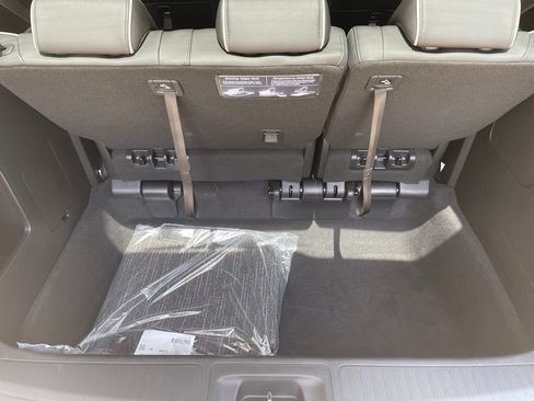 New 2026 Honda Odyssey Touring image 9
