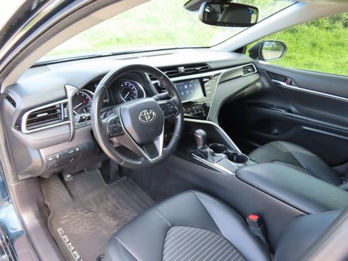 Used 2018 Toyota Camry SE w/ Moonroof Package FWD image 20