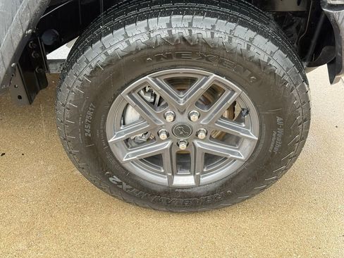 Used 2024 Jeep Wrangler Sport AWD/4WD image 9