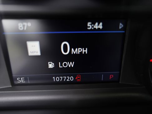 Used 2021 Chevrolet Suburban LT w/ Rear Media and Nav Package RWD image 60