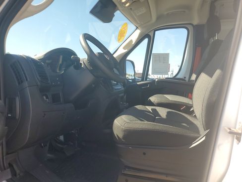 Used 2025 RAM ProMaster 2500 w/ Convenience Group image 6