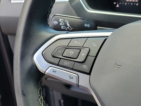 Used 2023 Volkswagen Tiguan SE FWD image 30
