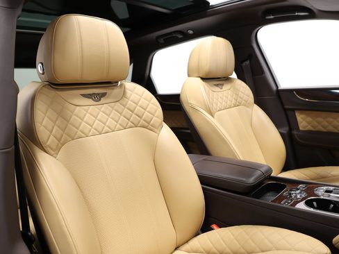 Used 2018 Bentley Bentayga AWD/4WD image 99