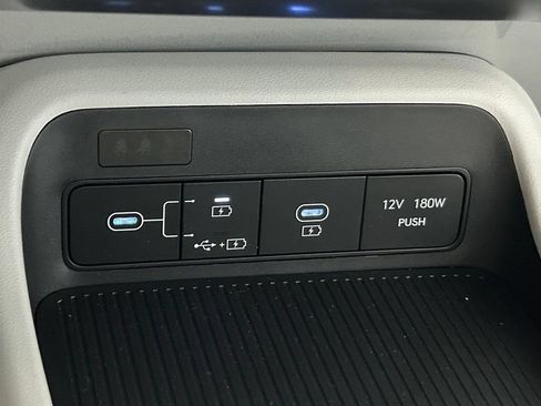 Used 2025 Hyundai Kona SEL FWD image 28