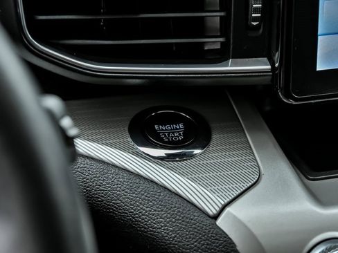 Used 2023 Ford Explorer XLT w/ Equipment Group 202A image 23