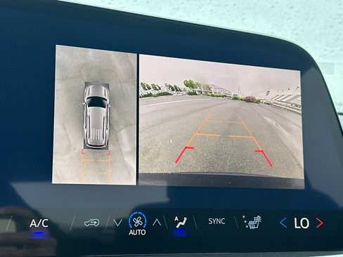 New 2026 Chevrolet Traverse LT w/ Midnight/Sport Edition image 23