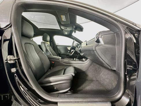 Used 2025 Mercedes-Benz CLA 250 image 32