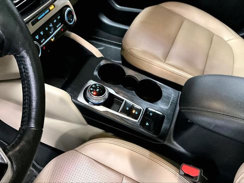 Used 2020 Ford Escape SEL image 16