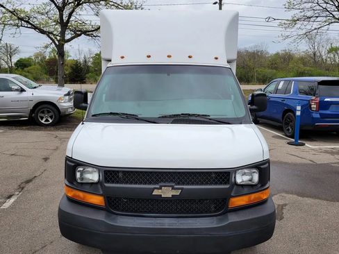 Used 2016 Chevrolet Express 3500 RWD image 9