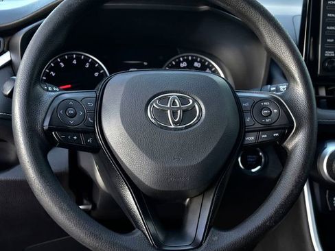 Used 2021 Toyota RAV4 XLE FWD image 15