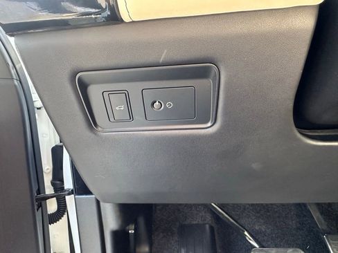 Used 2021 Land Rover Range Rover Long Wheelbase Autobiography image 36