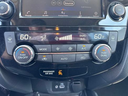Used 2019 Nissan Rogue SV AWD/4WD image 27