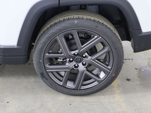 New 2026 Jeep Compass Latitude image 44