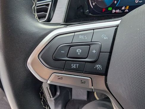 Used 2024 Volkswagen Atlas Cross Sport SE w/ Panoramic Sunroof Package image 11