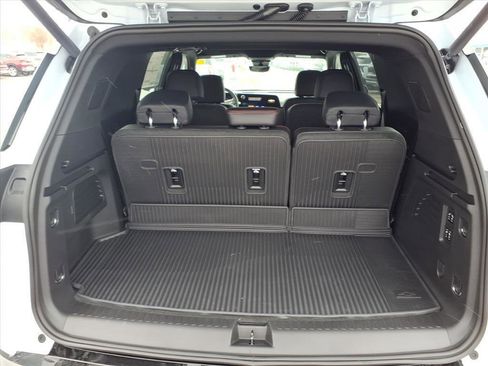 New 2026 Chevrolet Traverse RS w/ LPO, Floor Liner Package image 8