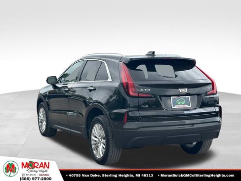 Certified 2024 Cadillac XT4 Luxury w/ Cold Weather Package AWD/4WD image 3