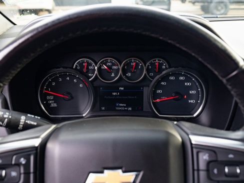 Used 2021 Chevrolet Suburban LT image 11