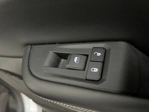 Used 2024 Jeep Grand Cherokee L Limited w/ Luxury Tech Group II image 22