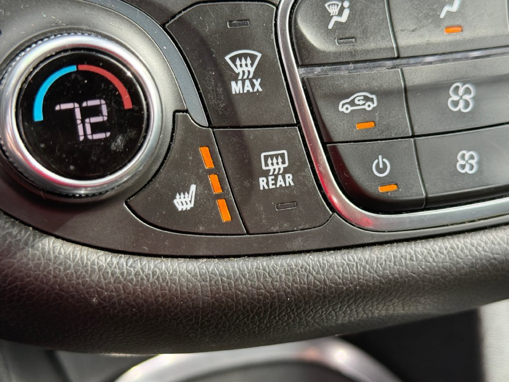Used 2024 Chevrolet Malibu LT FWD image 31