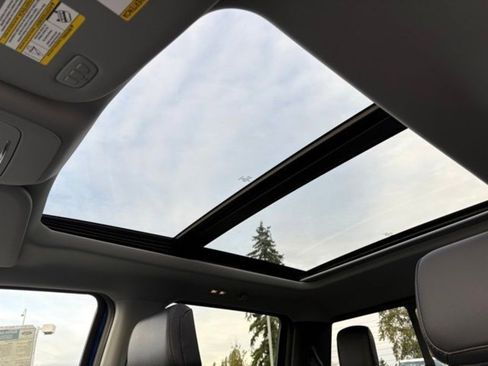 New 2026 Ford F250 Lariat w/ Black Appearance Package image 32