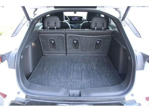Used 2024 Buick Envista Sport Touring w/ Convenience I Package FWD image 7