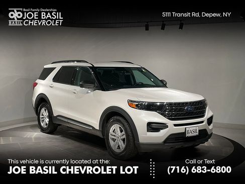 Used 2022 Ford Explorer XLT image 1