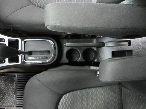 Used 2008 Chevrolet HHR LS image 27