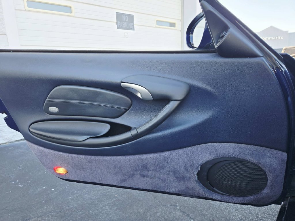 Used 2001 Porsche Boxster RWD image 20