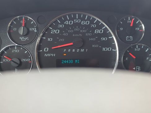 Used 2024 GMC Savana 2500 w/ Driver Convenience Package image 10