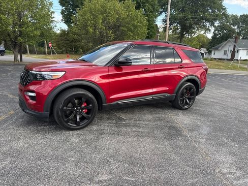Used 2023 Ford Explorer ST w/ Equipment Group 401A AWD/4WD image 2