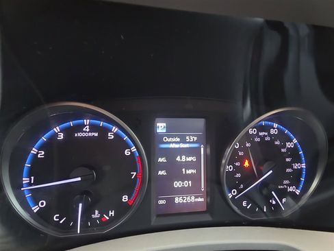 Used 2018 Toyota RAV4 LE image 12