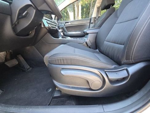 Used 2021 Kia Sportage LX AWD/4WD image 22